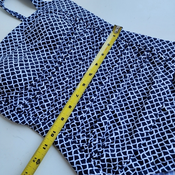 L.L. Bean Women’s Navy Blue White Geo Print Swimsuit Square Neck UPF 50+ Sz 4 - Picture 7 of 12